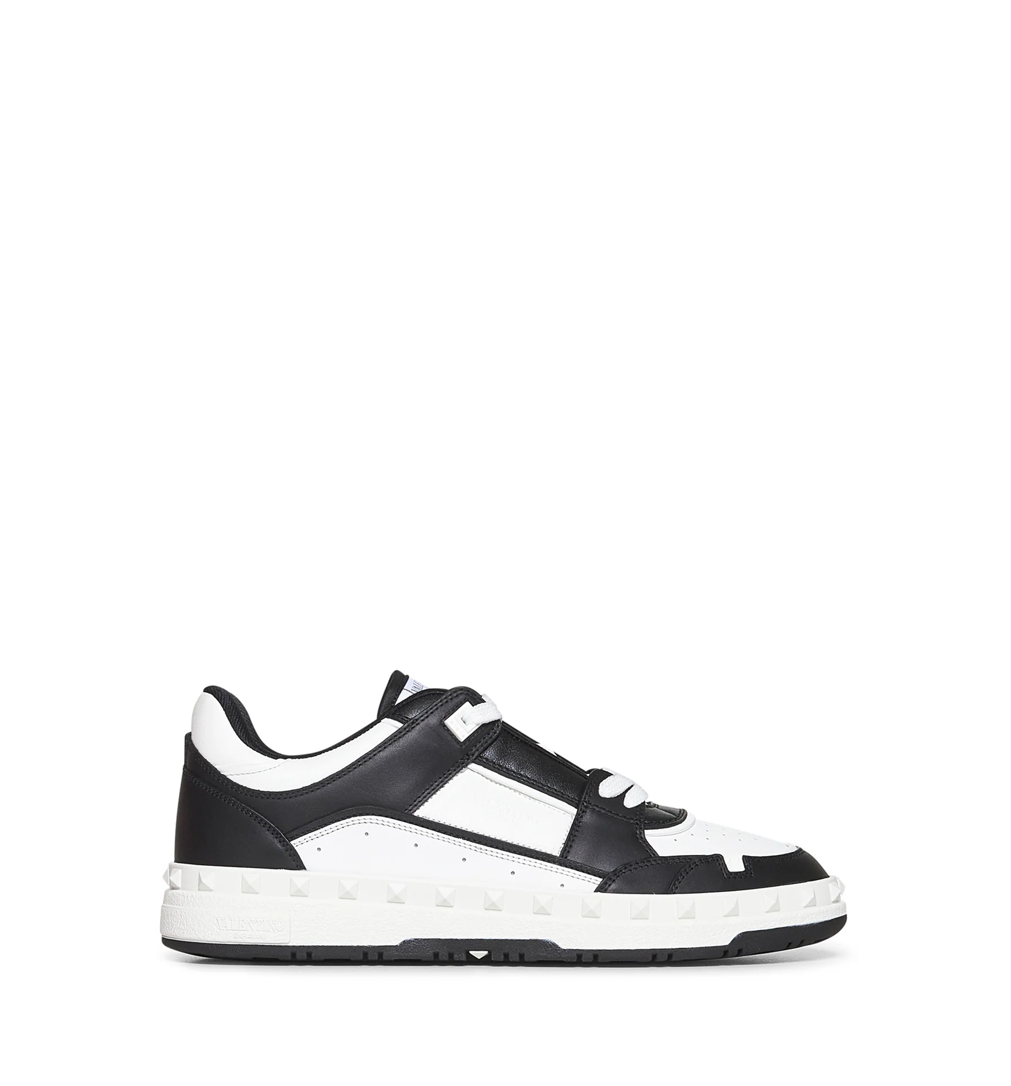 Freedots Low-Top Sneaker in Calfskin