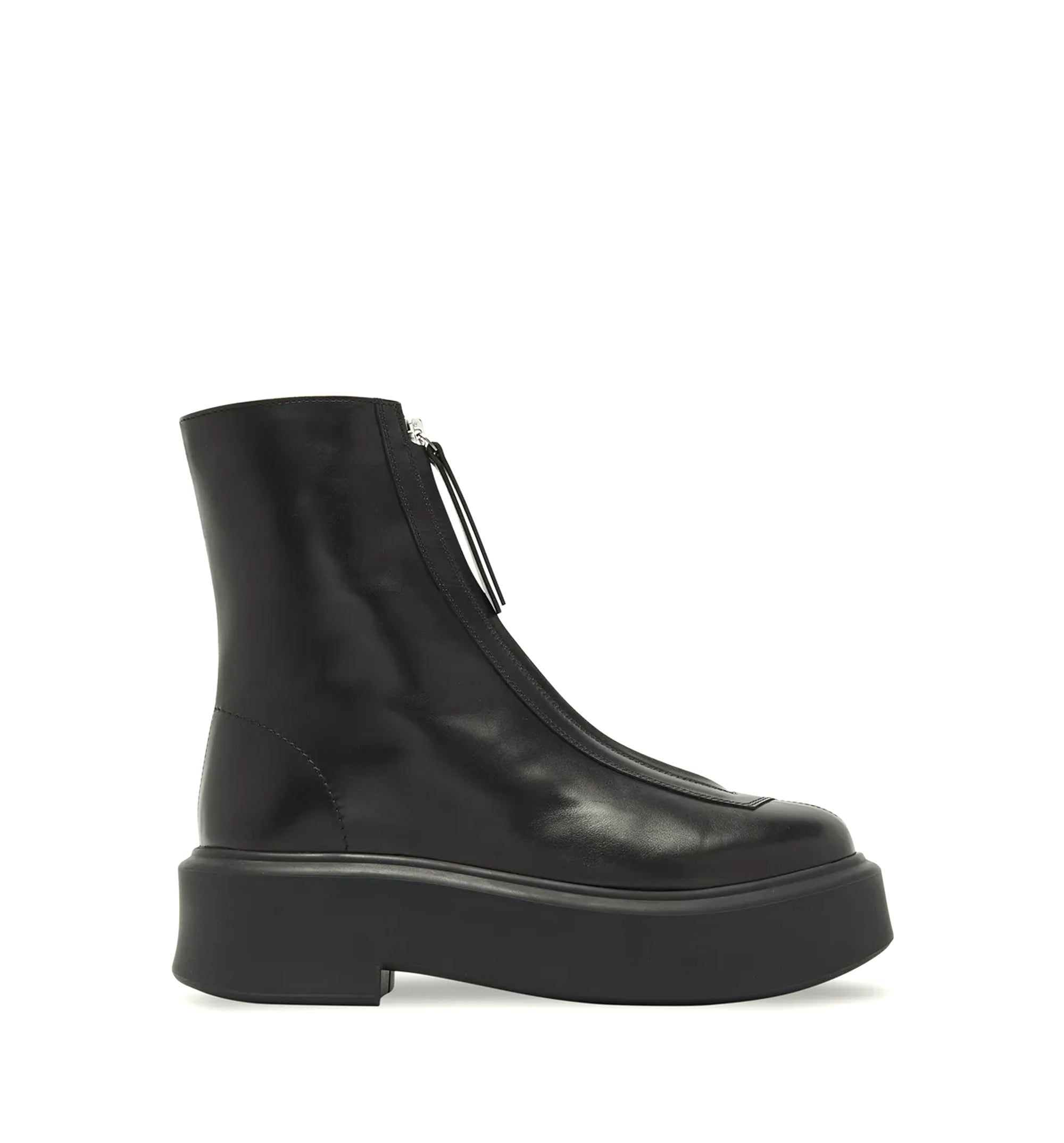 Zipped Boot I in Leather