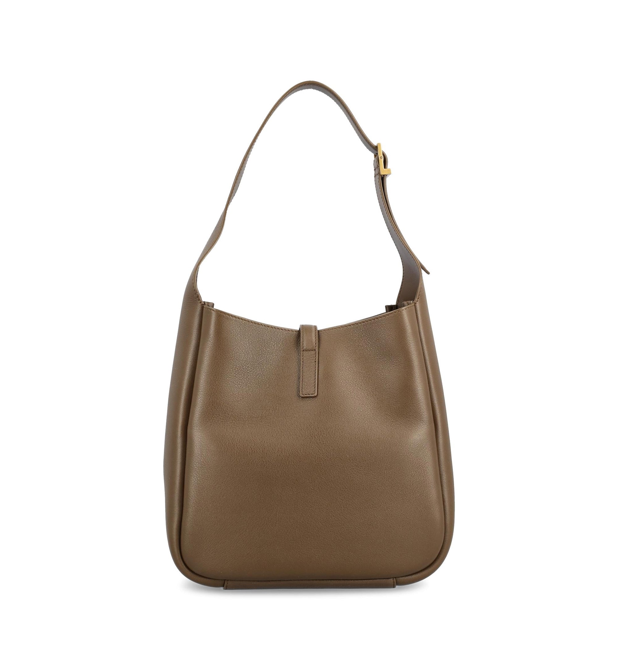 Le 5 À 7 Supple Small in Grained Leather