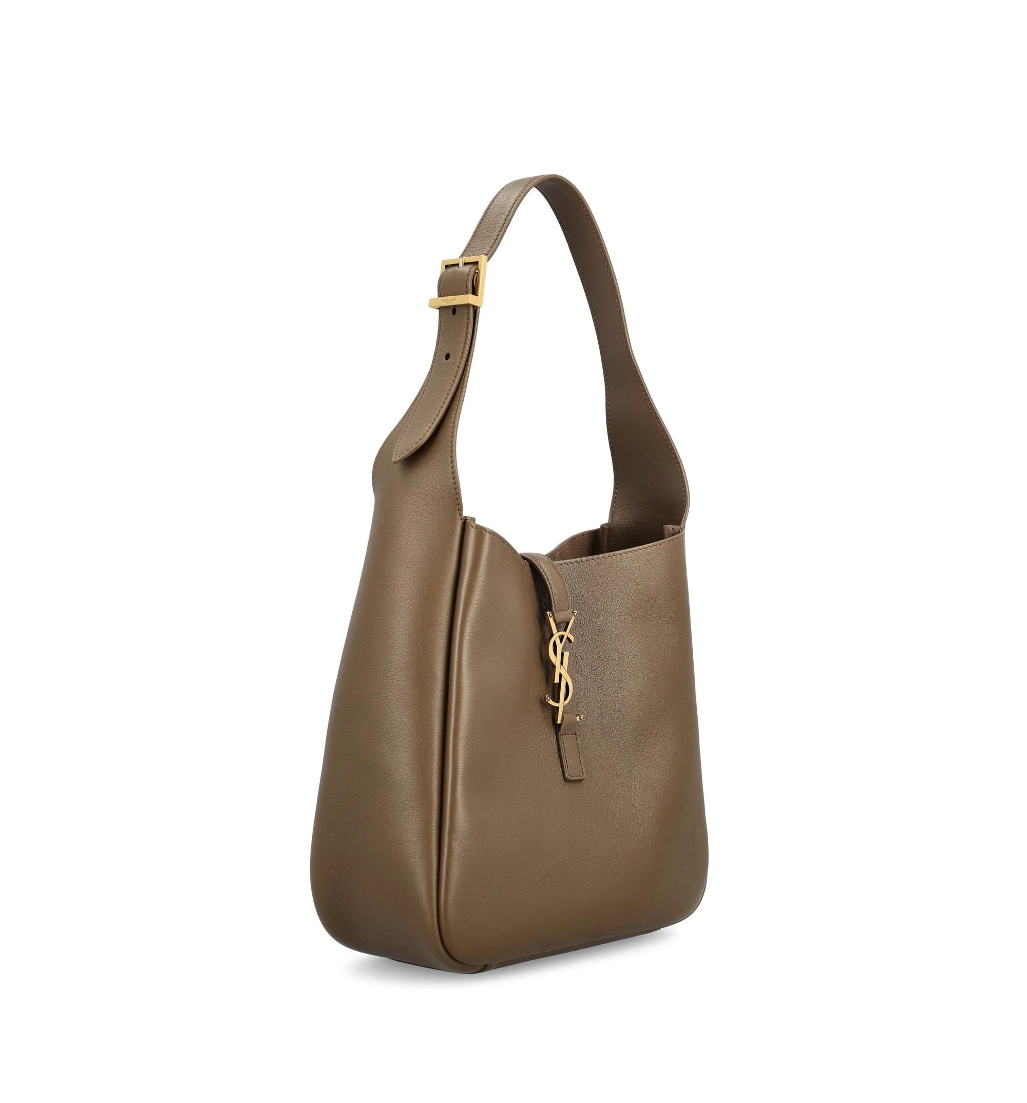 Le 5 À 7 Supple Small in Grained Leather